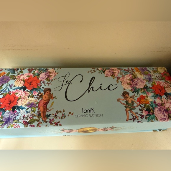 Le Chic Ionik ceramic hair straightener
